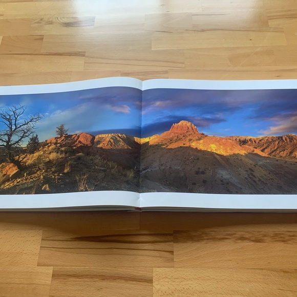 Big Sky Wild West Panorama hard cover book by Tim Fitzharris - Picture 6 of 10